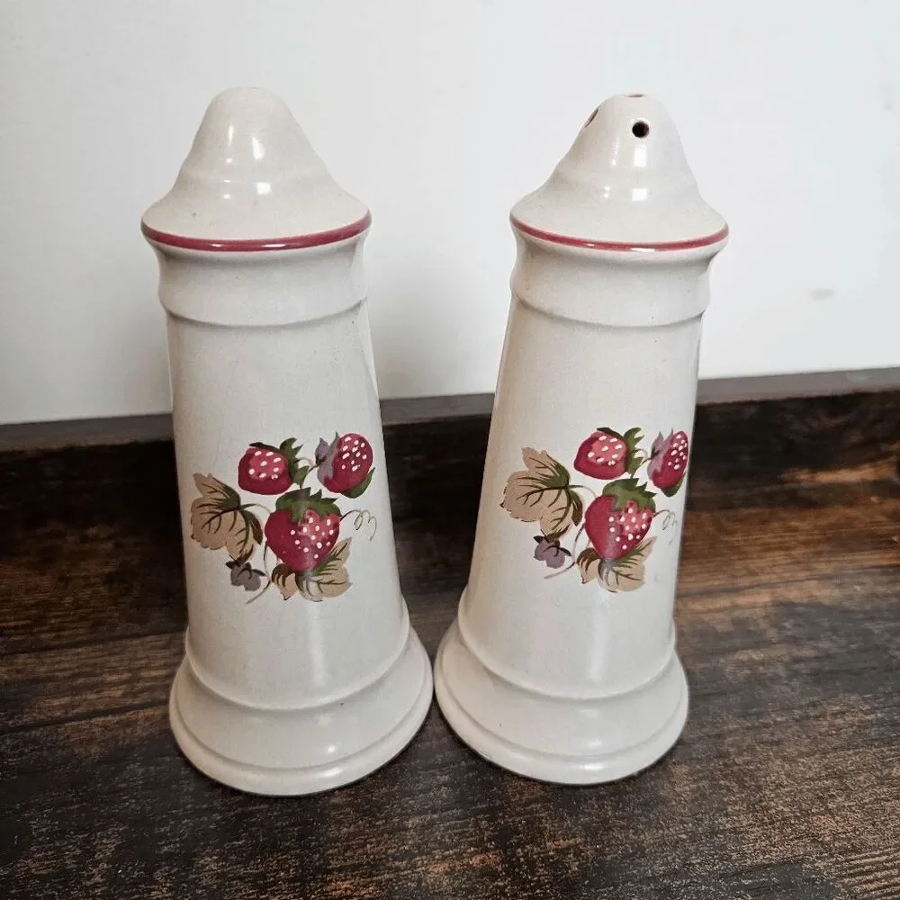 Porcelain Strawberry Salt and Pepper Shaker Pair Set of Two Stonewear White/Red